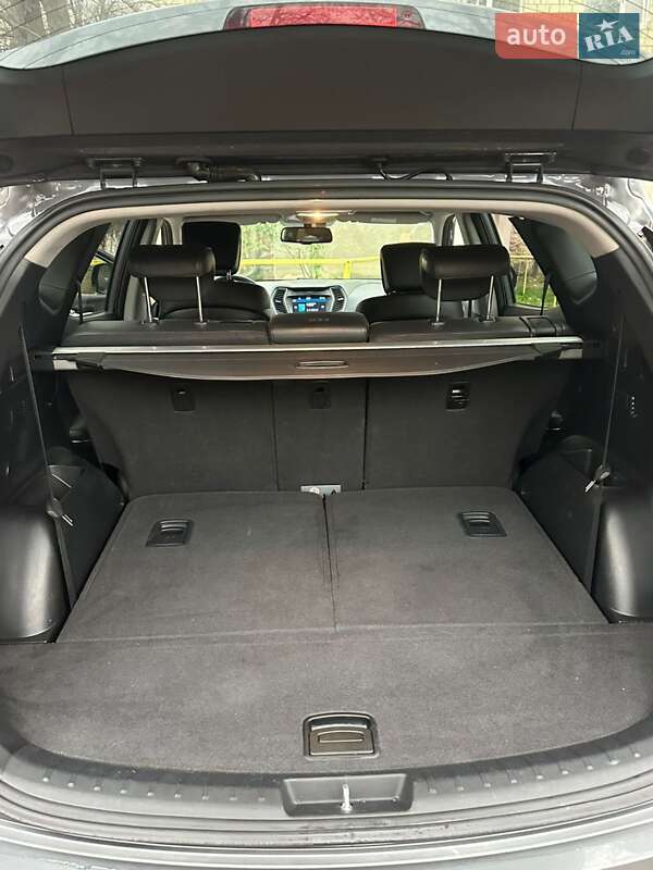 Внедорожник / Кроссовер Hyundai Santa FE 2015 в Черновцах