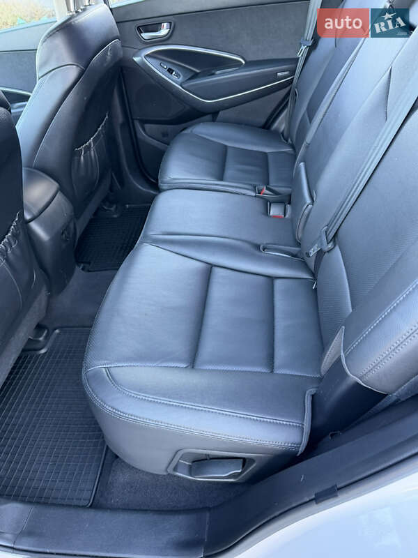 Внедорожник / Кроссовер Hyundai Santa FE 2012 в Ивано-Франковске