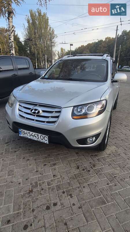 Внедорожник / Кроссовер Hyundai Santa FE 2010 в Запорожье