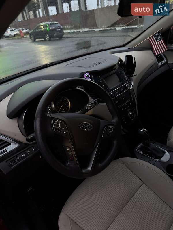 Внедорожник / Кроссовер Hyundai Santa FE 2016 в Ровно