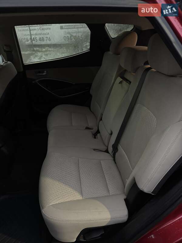 Внедорожник / Кроссовер Hyundai Santa FE 2016 в Ровно