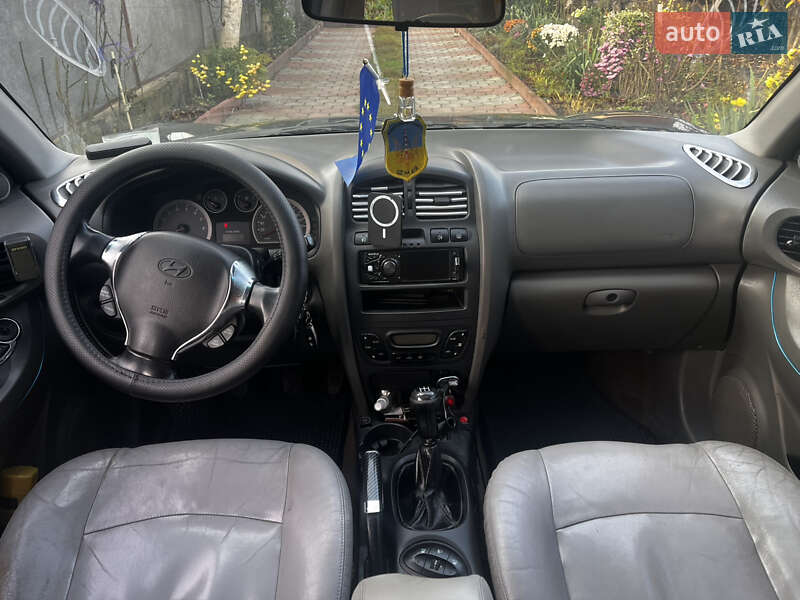 Внедорожник / Кроссовер Hyundai Santa FE 2005 в Виннице
