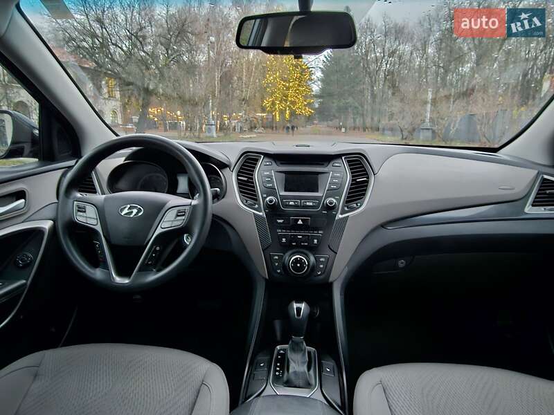 Внедорожник / Кроссовер Hyundai Santa FE 2015 в Киеве
