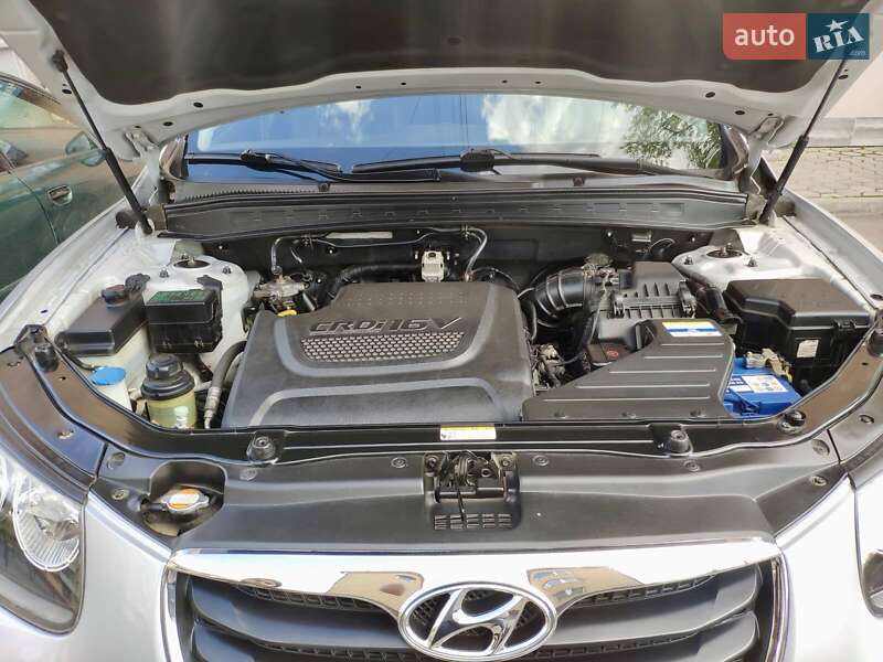 Внедорожник / Кроссовер Hyundai Santa FE 2011 в Ивано-Франковске