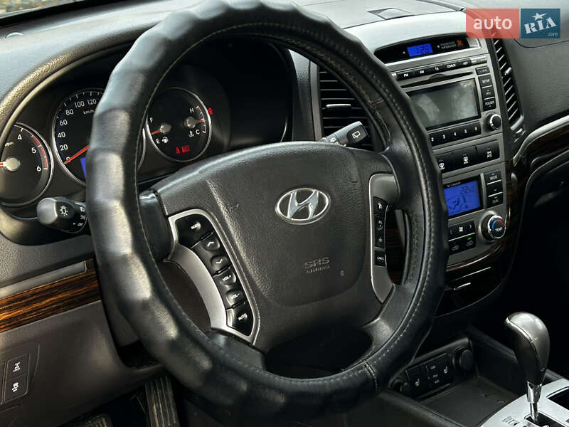 Внедорожник / Кроссовер Hyundai Santa FE 2012 в Николаеве