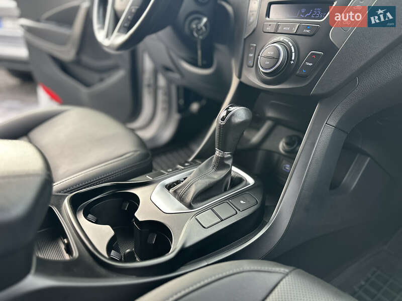 Внедорожник / Кроссовер Hyundai Santa FE 2017 в Виннице