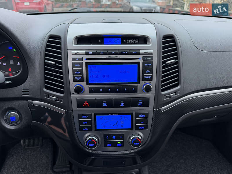 Внедорожник / Кроссовер Hyundai Santa FE 2010 в Ровно