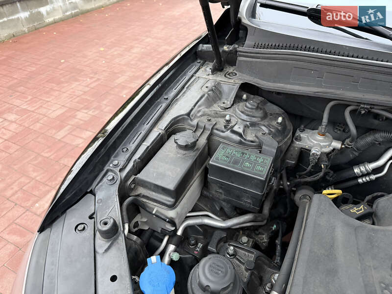 Внедорожник / Кроссовер Hyundai Santa FE 2010 в Ровно