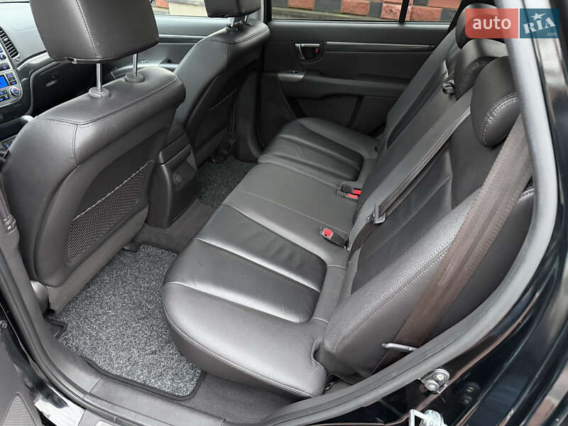 Внедорожник / Кроссовер Hyundai Santa FE 2010 в Ровно