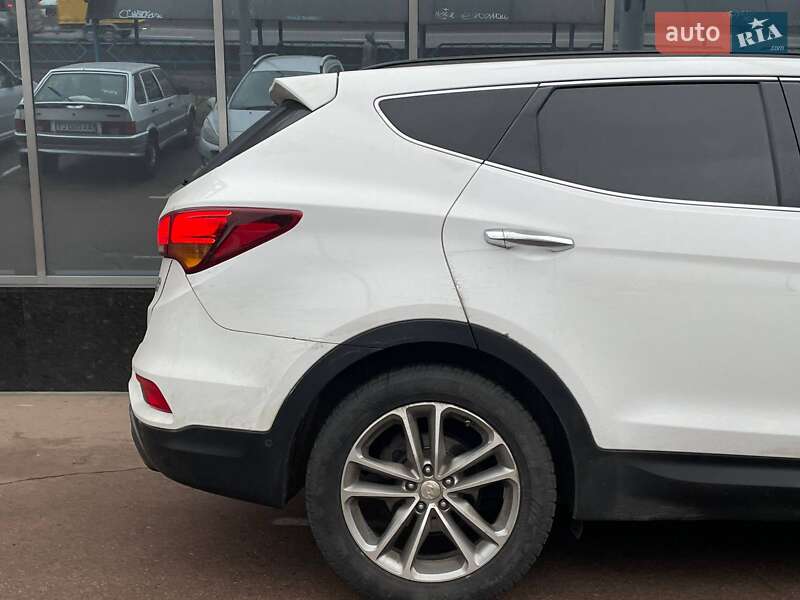 Позашляховик / Кросовер Hyundai Santa FE 2015 в Києві