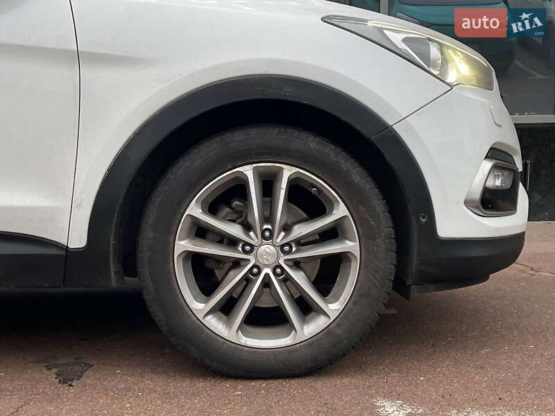 Позашляховик / Кросовер Hyundai Santa FE 2015 в Києві