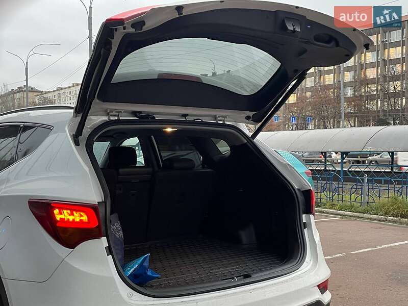 Позашляховик / Кросовер Hyundai Santa FE 2015 в Києві