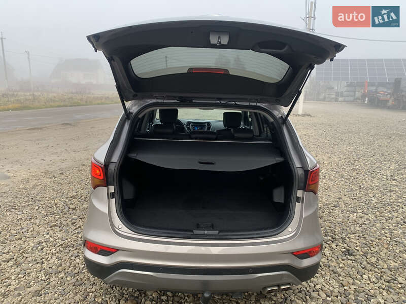 Внедорожник / Кроссовер Hyundai Santa FE 2016 в Черновцах
