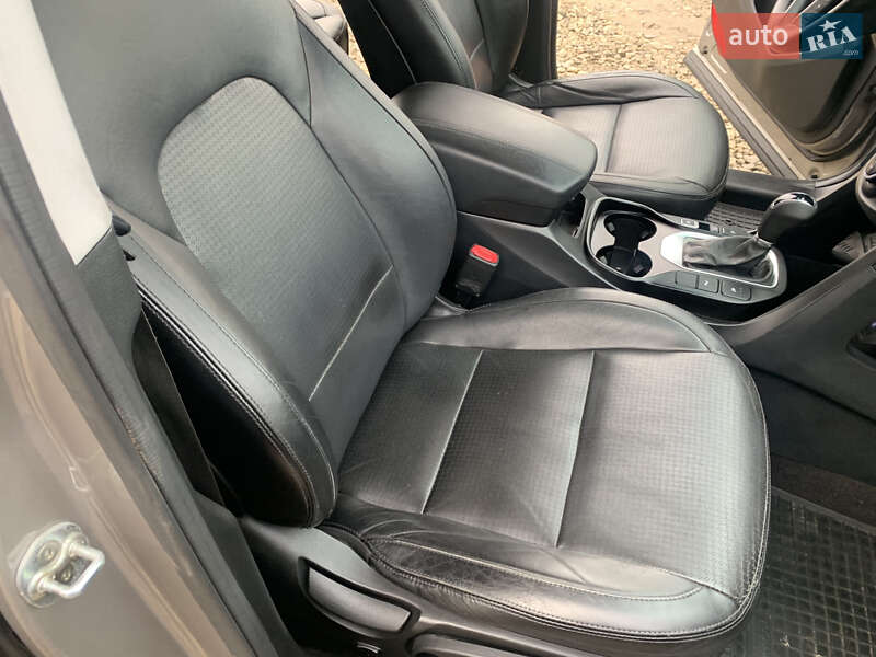 Внедорожник / Кроссовер Hyundai Santa FE 2016 в Черновцах