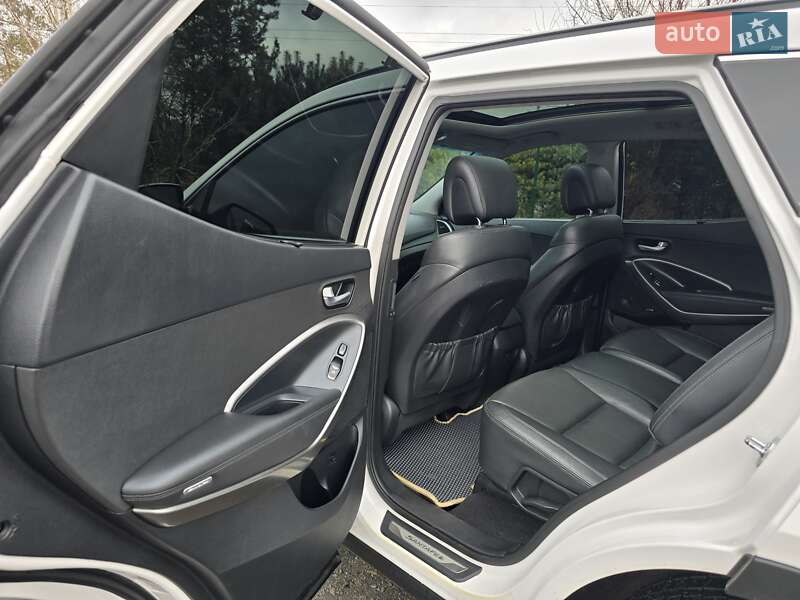 Внедорожник / Кроссовер Hyundai Santa FE 2016 в Хмельницком