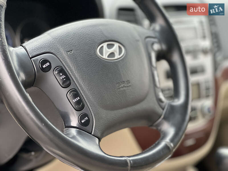 Позашляховик / Кросовер Hyundai Santa FE 2009 в Луцьку