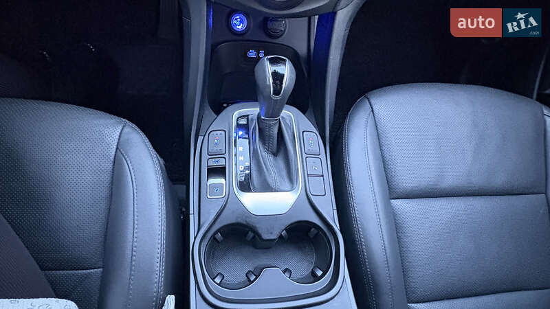 Внедорожник / Кроссовер Hyundai Santa FE 2016 в Виннице