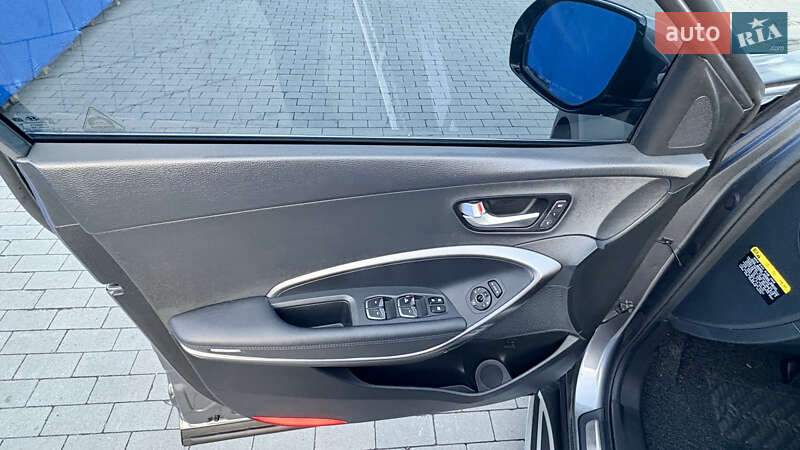 Внедорожник / Кроссовер Hyundai Santa FE 2016 в Виннице