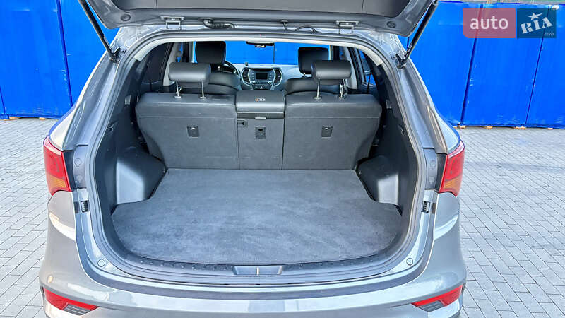 Внедорожник / Кроссовер Hyundai Santa FE 2016 в Виннице