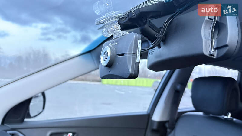 Внедорожник / Кроссовер Hyundai Santa FE 2016 в Виннице