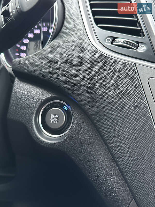 Внедорожник / Кроссовер Hyundai Santa FE 2014 в Радивилове