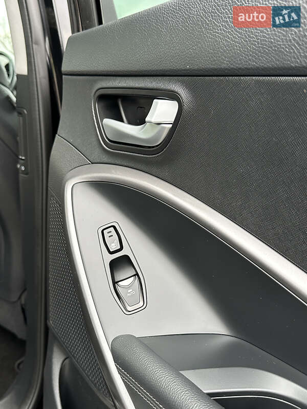 Внедорожник / Кроссовер Hyundai Santa FE 2014 в Радивилове