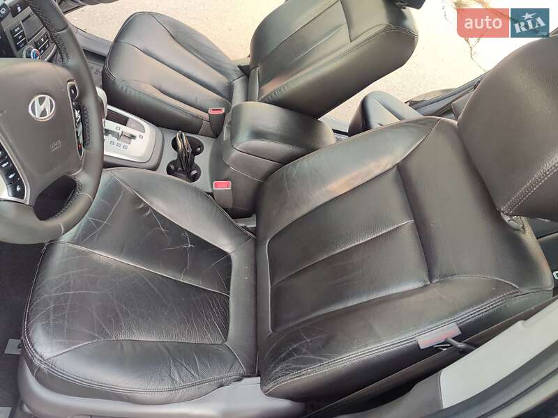 Внедорожник / Кроссовер Hyundai Santa FE 2010 в Ивано-Франковске