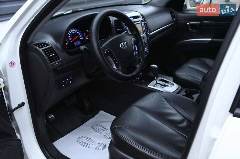 Внедорожник / Кроссовер Hyundai Santa FE 2011 в Бердичеве