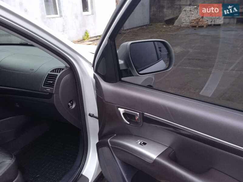 Внедорожник / Кроссовер Hyundai Santa FE 2011 в Березному