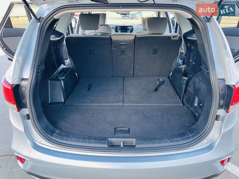 Внедорожник / Кроссовер Hyundai Santa FE 2016 в Киеве