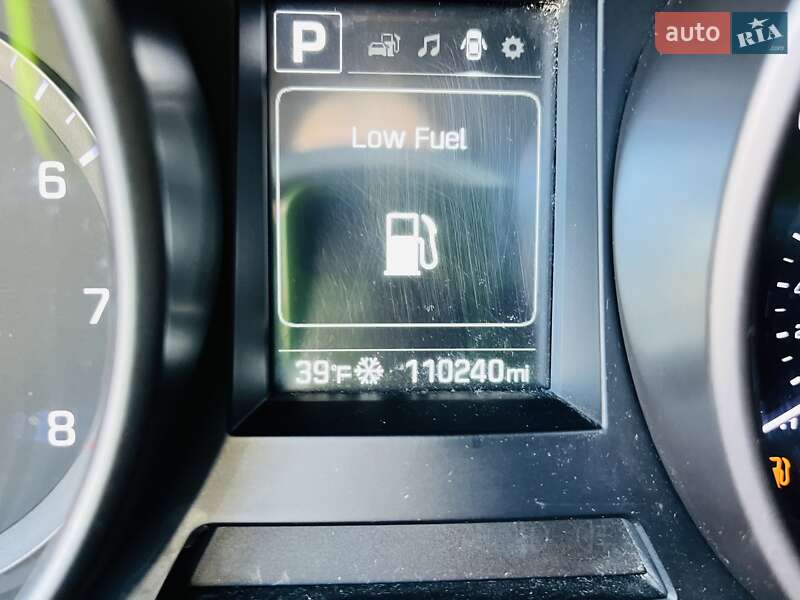 Внедорожник / Кроссовер Hyundai Santa FE 2016 в Киеве