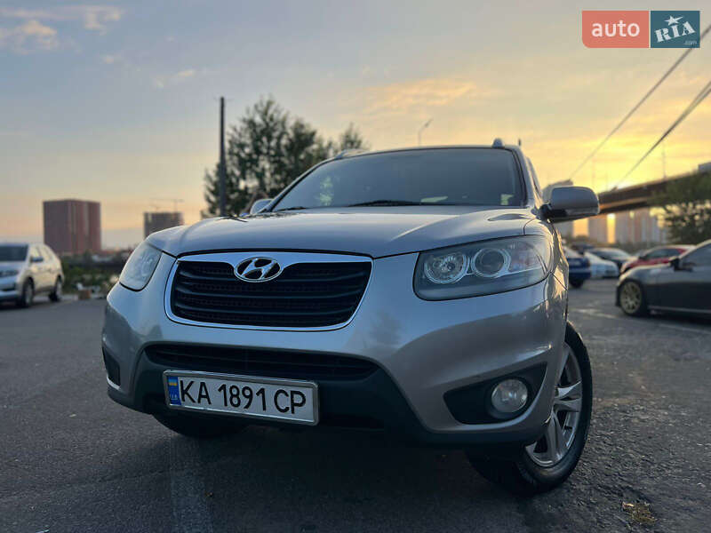 Внедорожник / Кроссовер Hyundai Santa FE 2011 в Киеве