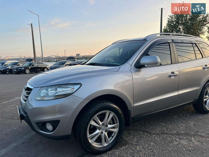 Внедорожник / Кроссовер Hyundai Santa FE 2011 в Киеве