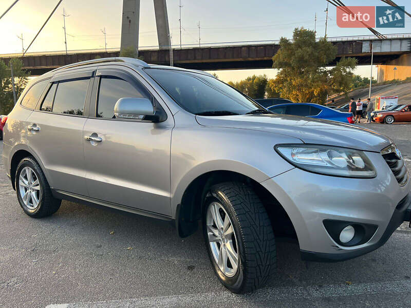 Внедорожник / Кроссовер Hyundai Santa FE 2011 в Киеве