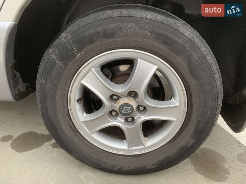 Внедорожник / Кроссовер Hyundai Santa FE 2003 в Киеве