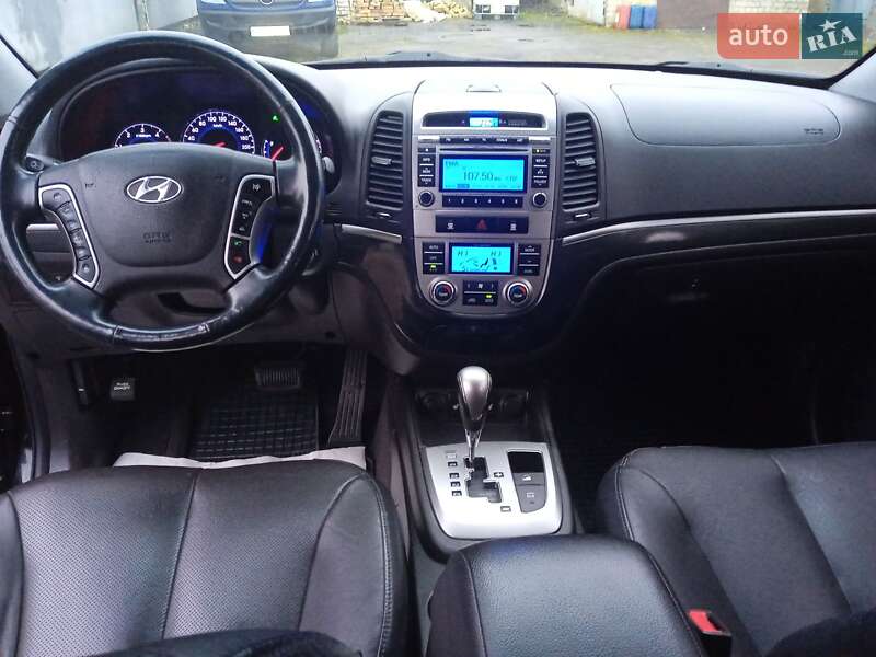 Позашляховик / Кросовер Hyundai Santa FE 2012 в Сарнах