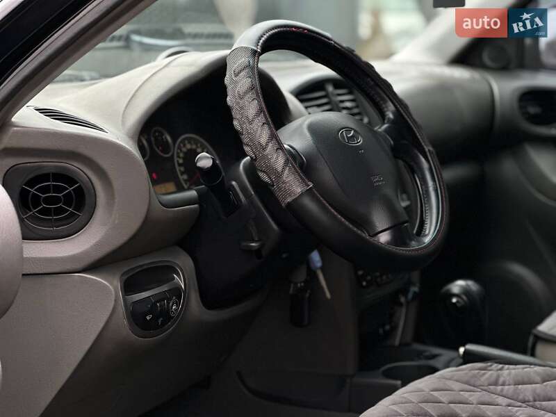Позашляховик / Кросовер Hyundai Santa FE 2005 в Києві фото 13 Позашляховик / Кросовер Hyundai Santa FE 2005 в Києві
