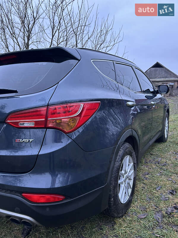 Внедорожник / Кроссовер Hyundai Santa FE 2013 в Ровно