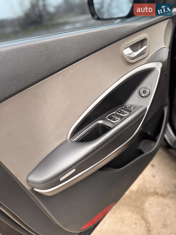 Позашляховик / Кросовер Hyundai Santa FE 2012 в Кам'янському