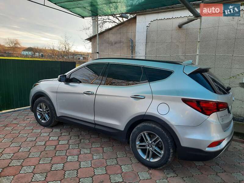 Внедорожник / Кроссовер Hyundai Santa FE 2016 в Врадиевке