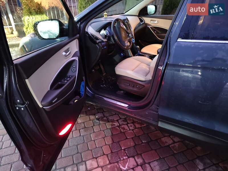 Внедорожник / Кроссовер Hyundai Santa FE 2014 в Ровно