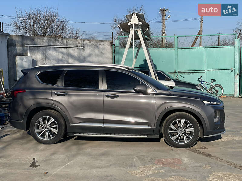 Позашляховик / Кросовер Hyundai Santa FE 2019 в Умані