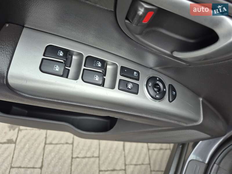 Позашляховик / Кросовер Hyundai Santa FE 2010 в Луцьку