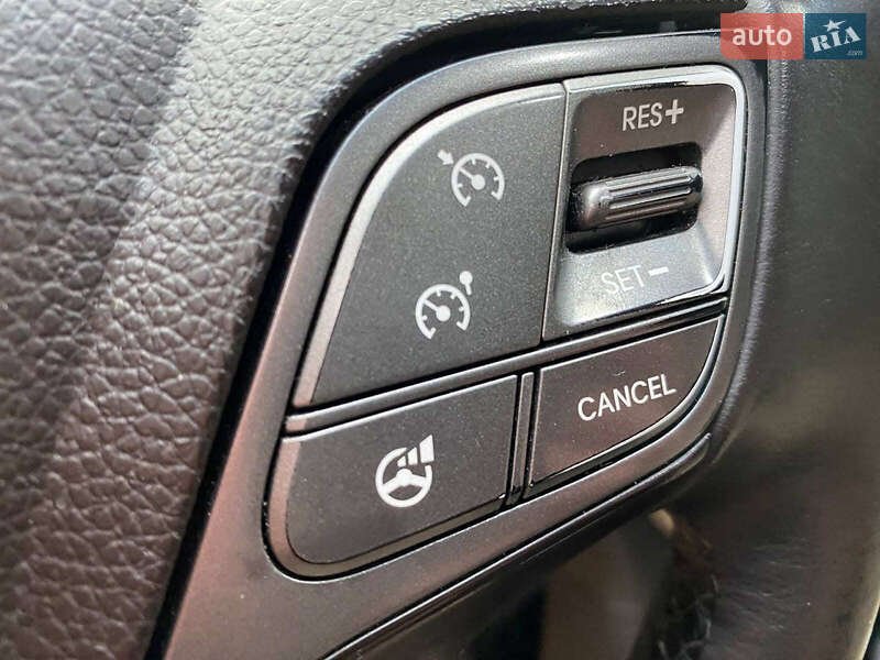 Позашляховик / Кросовер Hyundai Santa FE 2013 в Львові