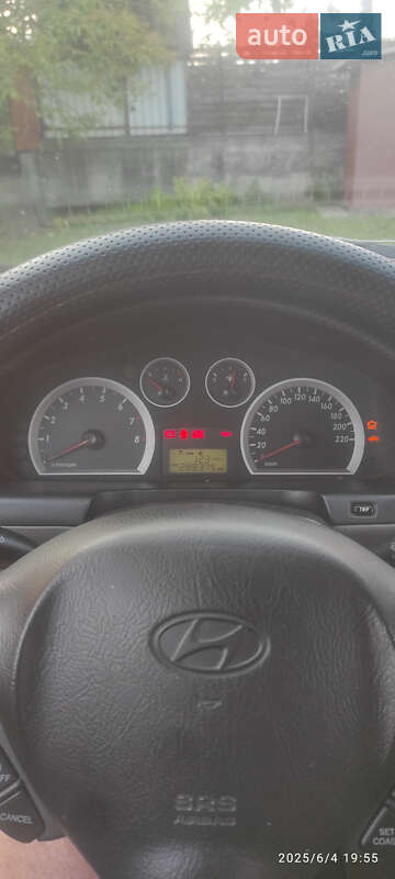 Позашляховик / Кросовер Hyundai Santa FE 2005 в Києві