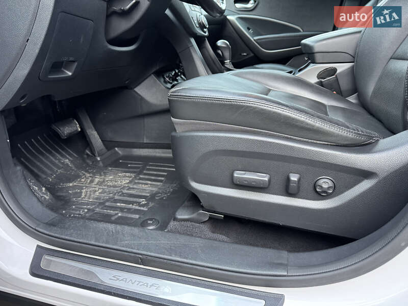Позашляховик / Кросовер Hyundai Santa FE 2016 в Кам'янець-Подільському