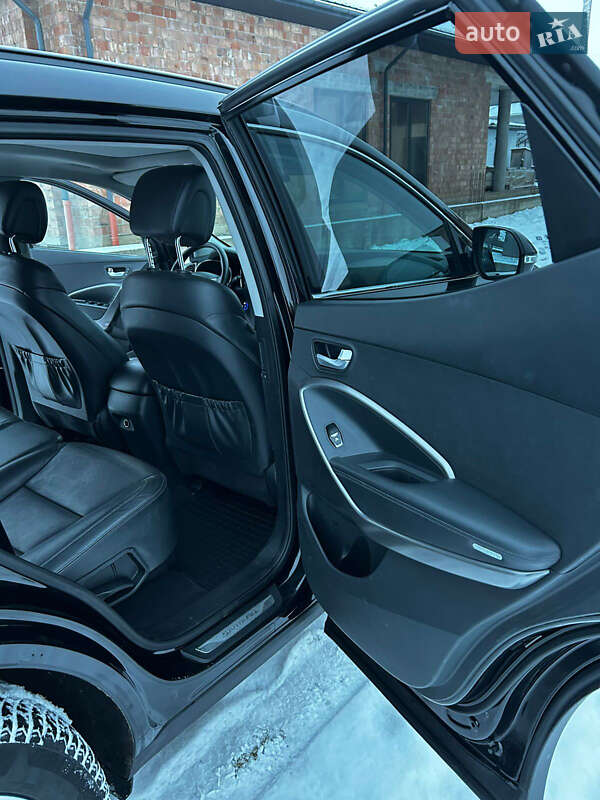 Позашляховик / Кросовер Hyundai Santa FE 2015 в Чернівцях