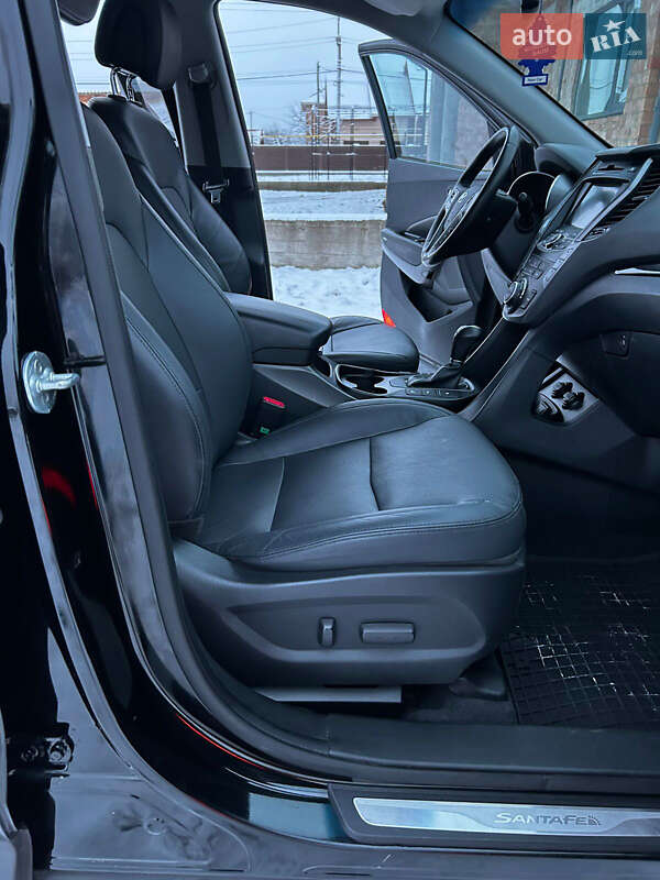 Позашляховик / Кросовер Hyundai Santa FE 2015 в Чернівцях