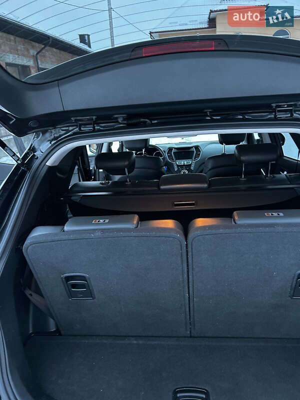 Позашляховик / Кросовер Hyundai Santa FE 2015 в Чернівцях