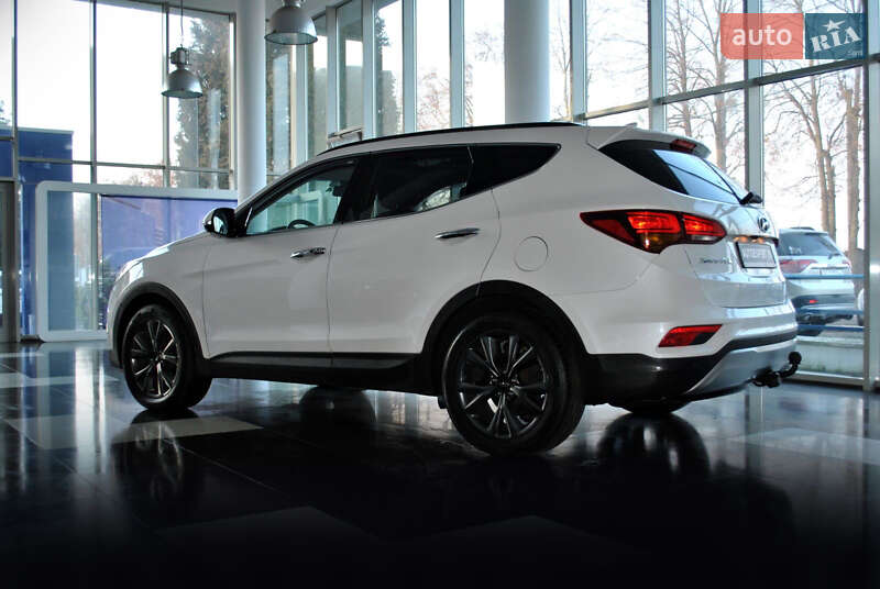 Позашляховик / Кросовер Hyundai Santa FE 2016 в Рівному
